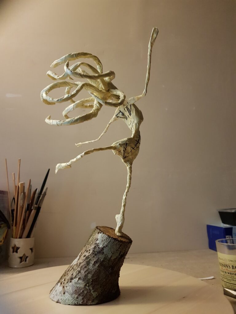 Sculpture danseuse de dos
