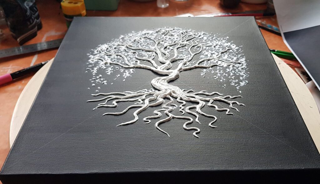 modeling-paste-testee-everlasting-flow-work-in-tronc, racines et feuilles- Clémentine Degaine | Rainbow Flow: Art Hybride & Peinture Structurale Visionnaire