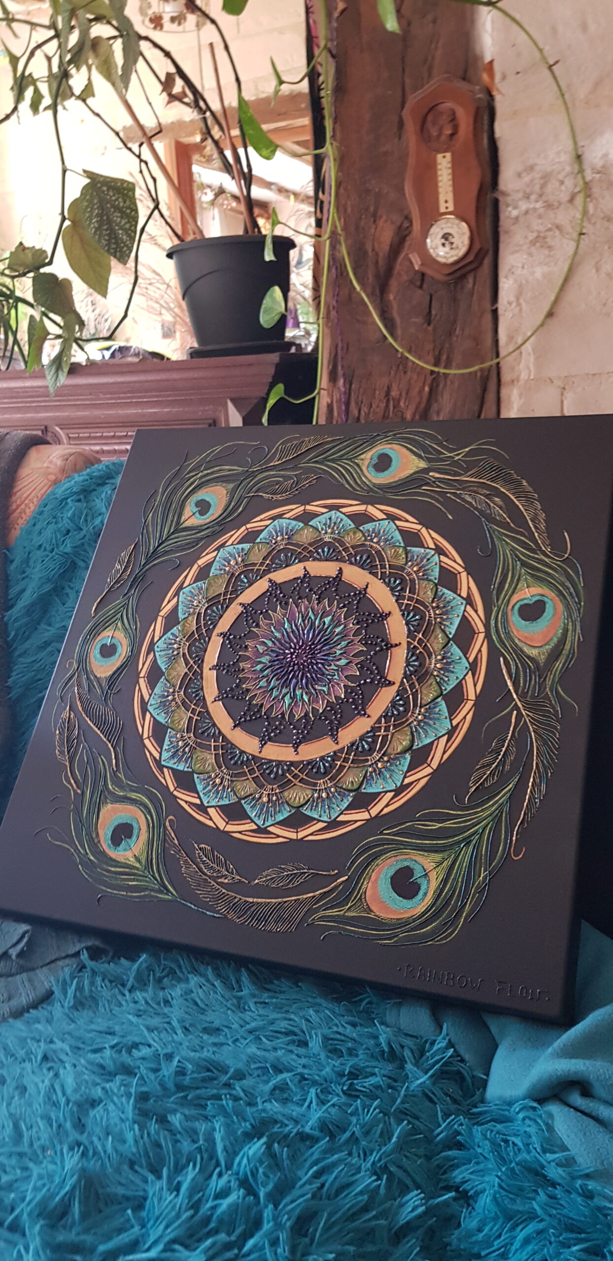 "Ronde De Paon" - Peinture en relief unique - Collection Illusions Sensorielles | Clémentine Degaine | Rainbow Flow: Art Hybride & Peinture Structurale Visionnaire